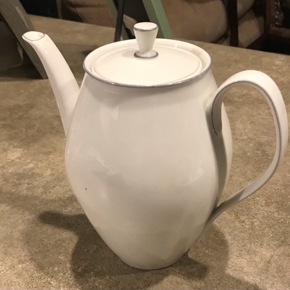 Vintage 1949 Bavaria Schirnding Qualitas Prozellan 78 Teapot with Lid /10 inches - Picture 4 of 7